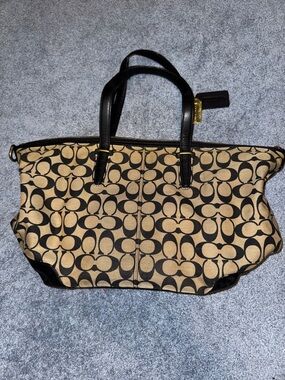 Coach Tote Bag in Khaki and Black Signature Canvas